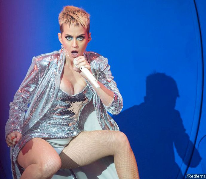 Katy Perry Suffers Wardrobe Malfunction As She Flashes Her