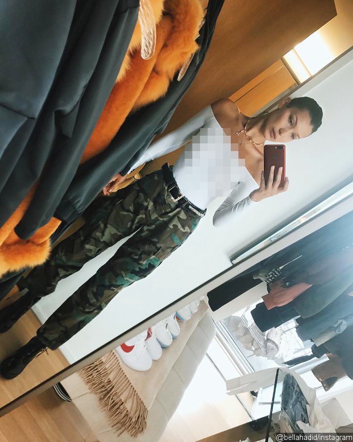 Mirror Selfies No Bra Mirror Selfies No Bra