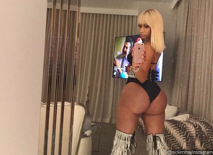 Nicki Minaj Flashes Her Butt Cheeks in Bootylicious Selfie