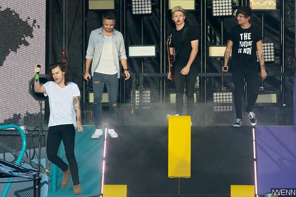 Video: One Direction Performs 'Drag Me Down' for the First Time After ...