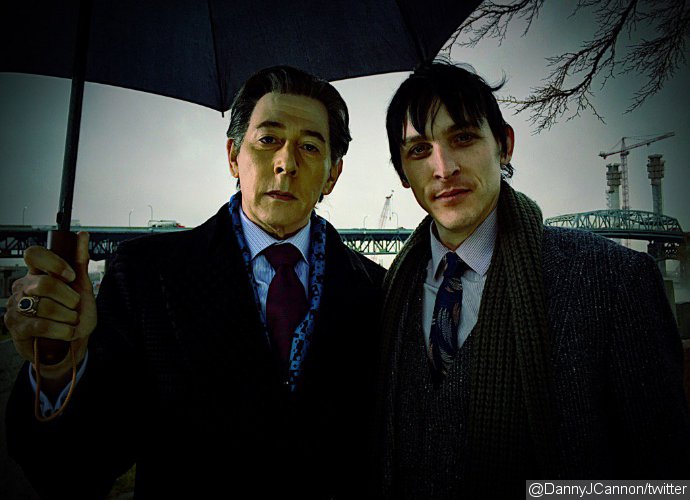 Here's the First Look at Paul Reubens as Penguin's Father on 'Gotham'