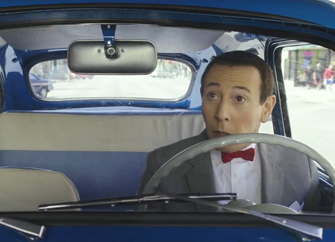 Pee-wee Amazed by Traffic Light in First Teaser of Netflix's Movie