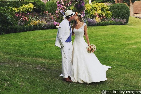 Pictures of Guy Ritchie and Jacqui Ainsley's Wedding Arrive