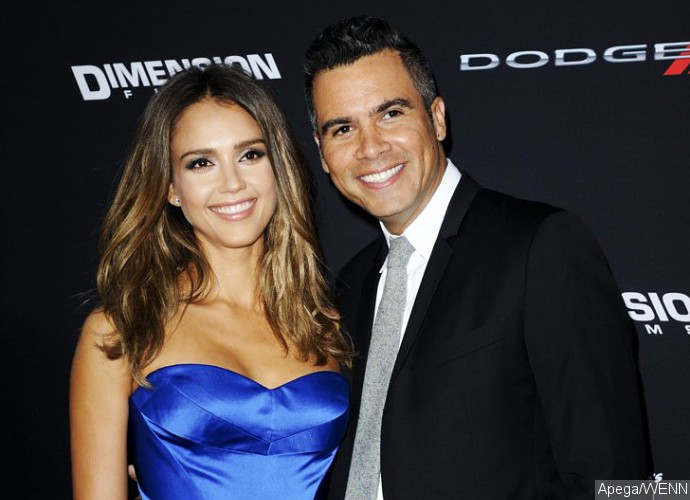 Pregnant Jessica Alba Beams During Date Night With Husband Cash Warren at 'Hamilton' Event