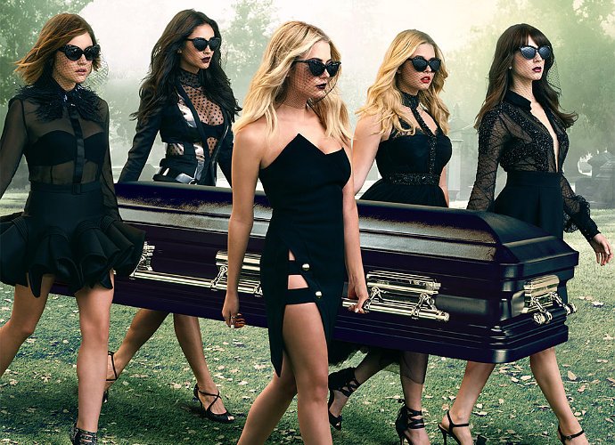 'Pretty Little Liars' New Poster: Aria, Emily, Hanna, Spencer Are Sexy Mourners