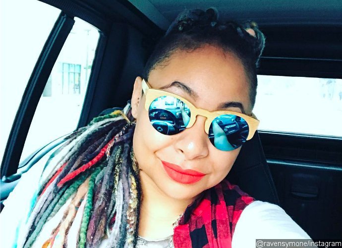 Raven-Symone Gets Cozy With Mystery Woman at L.A. Gay Bar