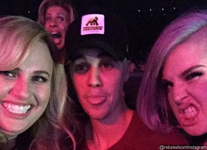Rebel Wilson and Kelly Osbourne Show How to Ask Justin Bieber Out on a Date