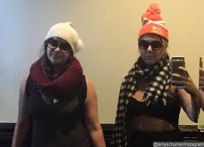 See Amy Schumer's Ridiculous Outfit for Work