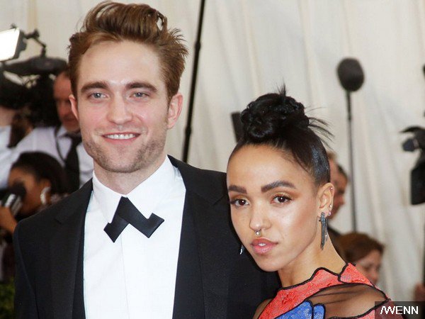 Robert Pattinson Responds to Racial Backlash Faced by Fiancee FKA twigs