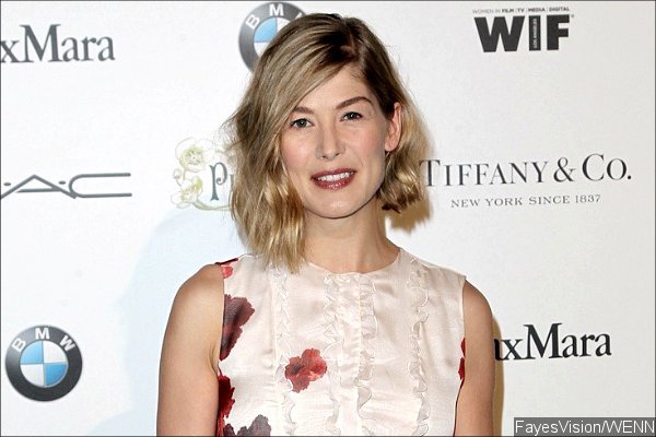 Rosamund Pike to Star in Adaptation of Best-Selling Autism Memoir 'The Spark'