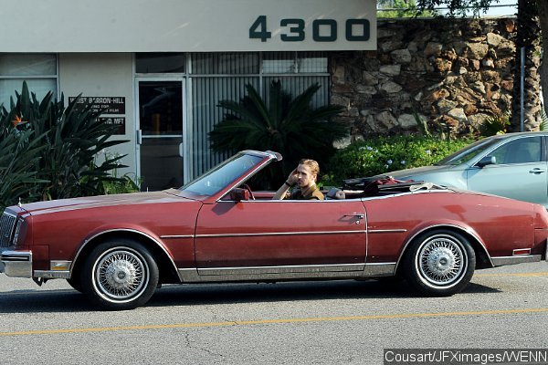 Ryan Gosling Rides Classic Car on 'La La Land' Set Ryan Gosling Rides Classic Car on 'La La Land' Set