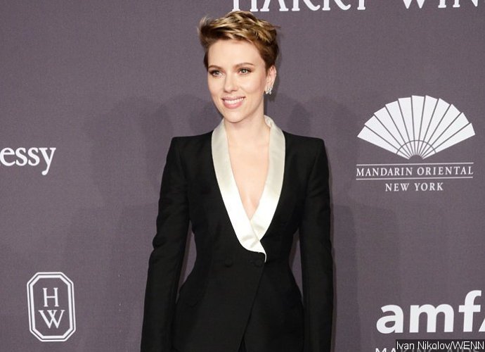 Scarlett Johansson All Smiles During Lunch Date With Mystery Man After ...