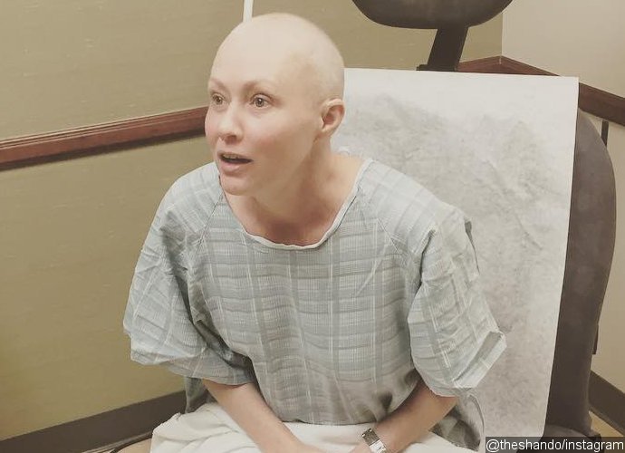 Shannen Doherty Shows Bald Head as She Begins 'Frightening' Radiation Treatment