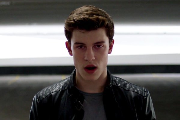 Shawn Mendes Badly Bruised in New Music Video for 'Stitches'