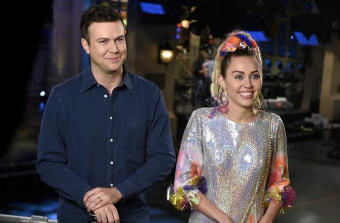 'SNL' Promo: Miley Cyrus to Host the Show With or Without Clothes
