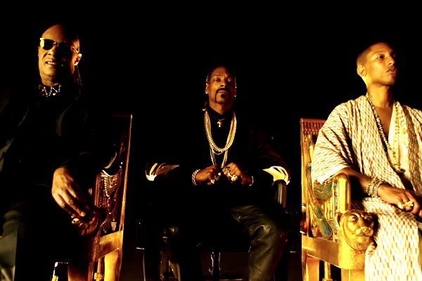 Snoop Dogg, Pharrell and Stevie Wonder Time Travel to the Future in 'California Roll' Video