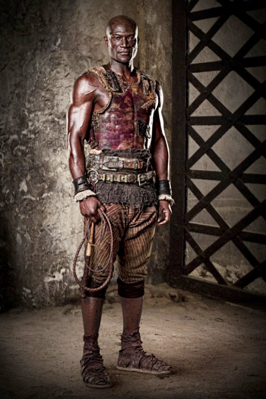 A Batch of Cast Photos From 'Spartacus: Blood and Sand' Shared