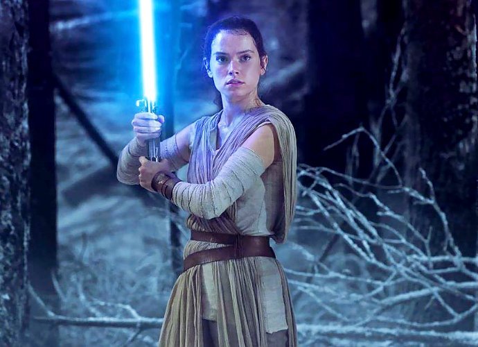 'Star Wars Episode VIII' Leaked Plot Reveals Rey's Origins