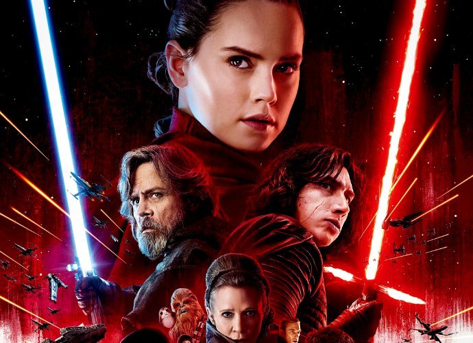 'Star Wars: The Last Jedi' Stays Atop Box Office on New Year's Weekend, Passes $1B Mark Worldwide