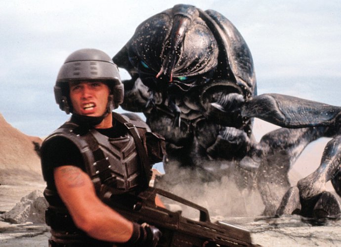 'Starship Troopers' Remake in the Works With 'Baywatch' Scribes
