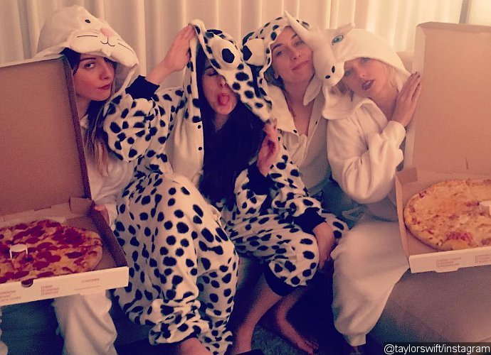 Take a Look at How Taylor Swift and the Haim Sisters Spend the Night Together After Met Gala