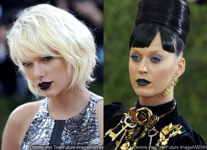 Taylor Swift and Katy Perry Have Awkward Run-In at Met Gala