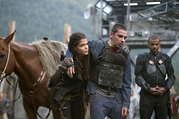 Get 'The 100' Season 3 Premiere Photos and Characters' Details
