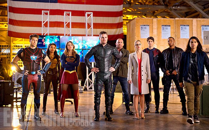 The Flash Introduces Supergirl to Arrow and the Legends in First Crossover Promo