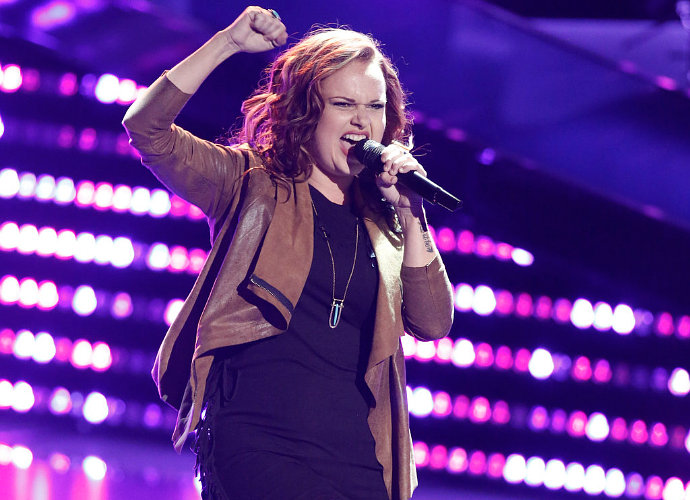 'The Voice' Blind Auditions - Night 2 Recap: Christina Lures Singer With Smooch