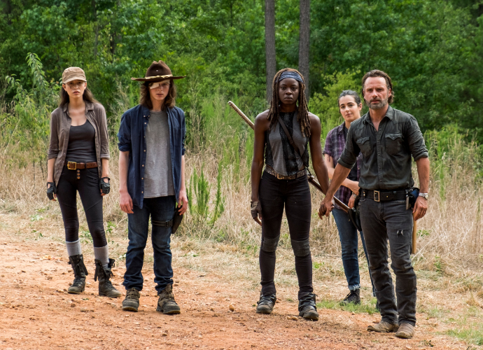 'The Walking Dead' New Midseason Pictures Preview a Character's Final Moments