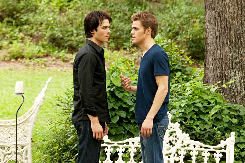 https://www.aceshowbiz.com/images/news/thevampirediaries4.jpg