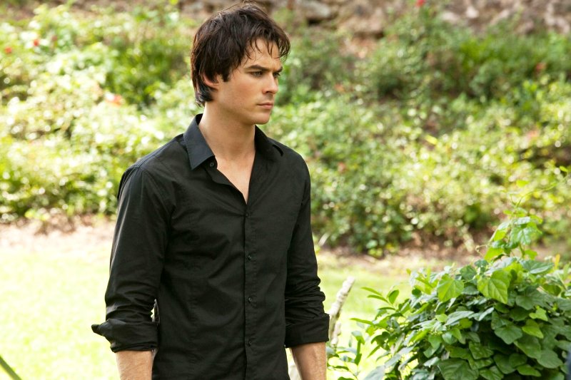 https://www.aceshowbiz.com/images/news/thevampirediaries6.jpg