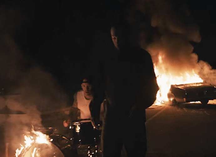 Twenty One Pilots Releases 'Heavydirtysoul' Music Video