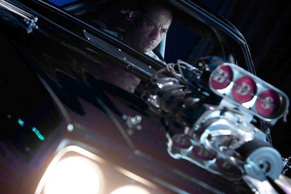Vin Diesel Announces 'Fast and Furious 8' Is Set for 2017
