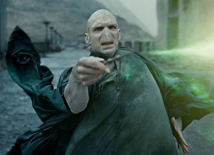 warner bros gives approval to fan made voldemort movie chart on charity