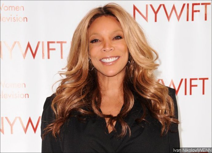 Wendy Williams Unrecognizable While Flaunting Hourglass Figure in Bikini. Getting More Surgeries?