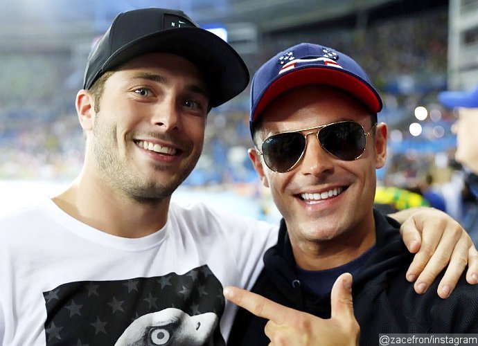 Zac Efron and His Olympic Doppelganger Michael Hixon Posing Together Is Just Too Hot