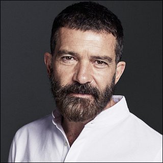 Antonio Banderas Profile Photo