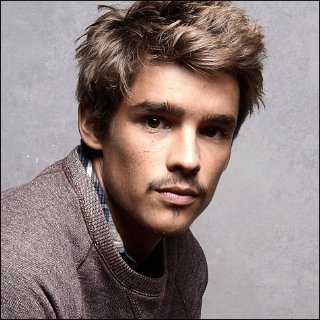 Brenton Thwaites Profile Photo