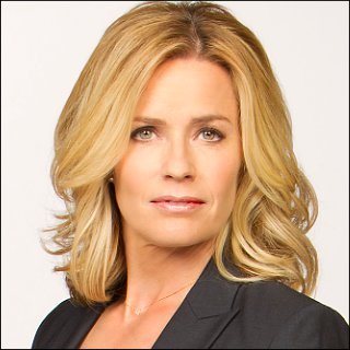 Elisabeth Shue Profile Photo