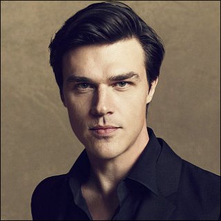 Finn Wittrock Profile Photo