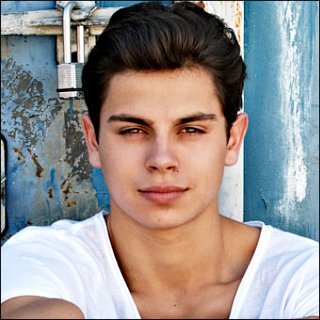 Jake T. Austin Profile Photo