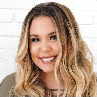 Kailyn Lowry, 33 - Celebrity | AceShowbiz