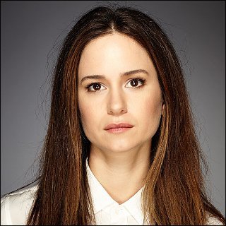 Katherine Waterston Latest News, Bio, Profile, Album, Movie and Photo.