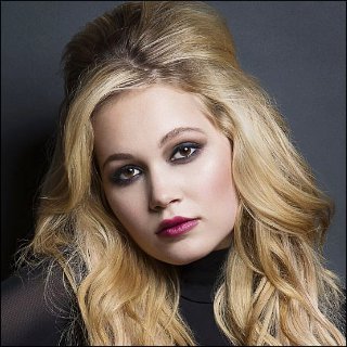 Kelli Berglund Latest News, Bio, Profile, Album, Movie and Photo.