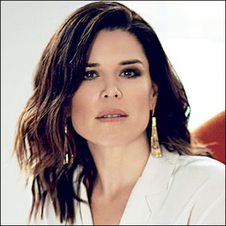 Neve Campbell Profile Photo