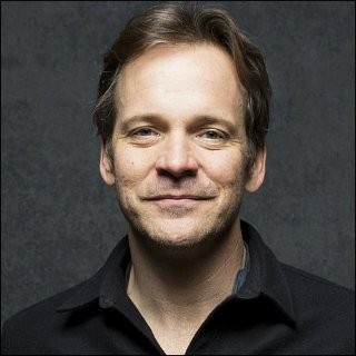 Peter Sarsgaard Profile Photo