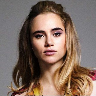 Suki Waterhouse Profile Photo