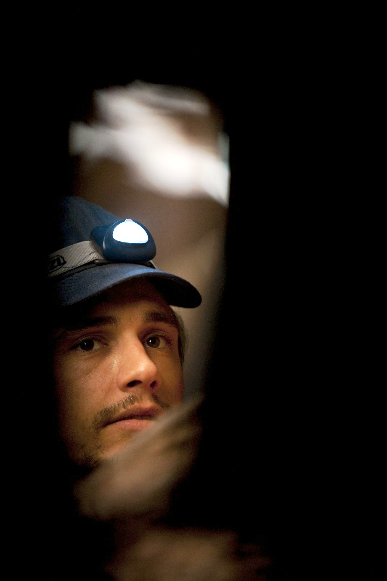 127 Hours (2010) Cast, Crew, Synopsis and Movie Info