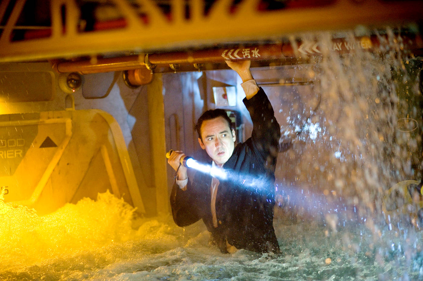 John Cusack stars as Jackson Curtis in Columbia Pictures' 2012 (2009)